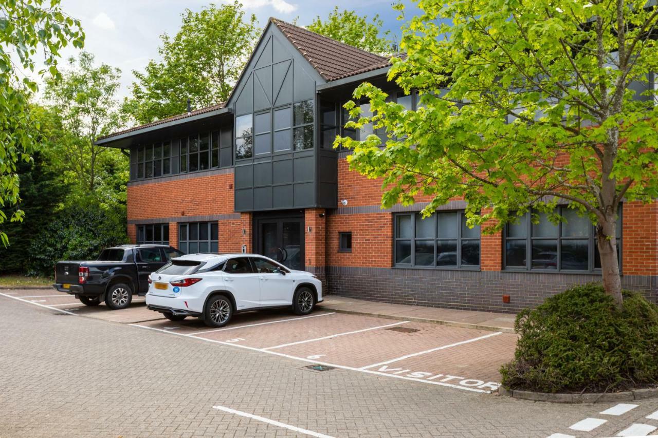 Homely - Watford Premier Apartments Exterior photo