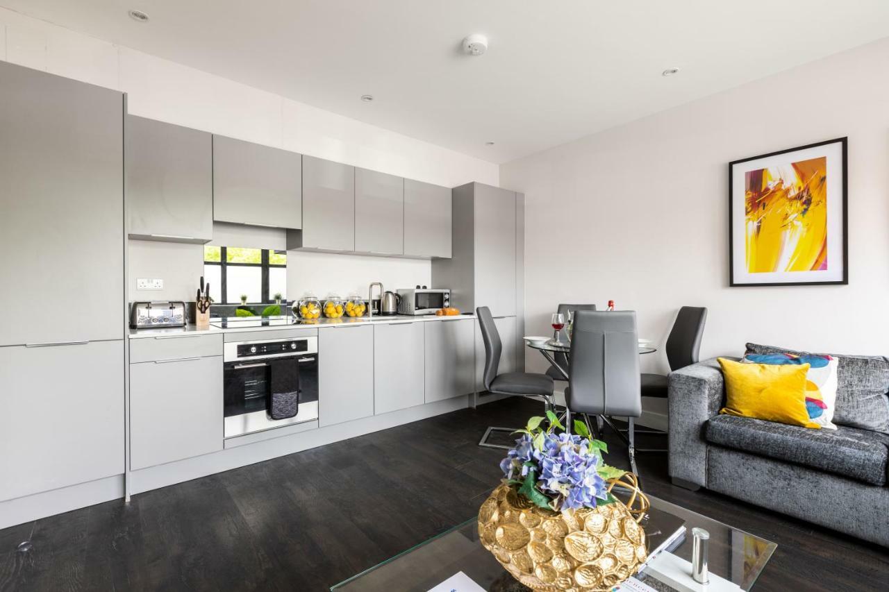 Homely - Watford Premier Apartments Exterior photo